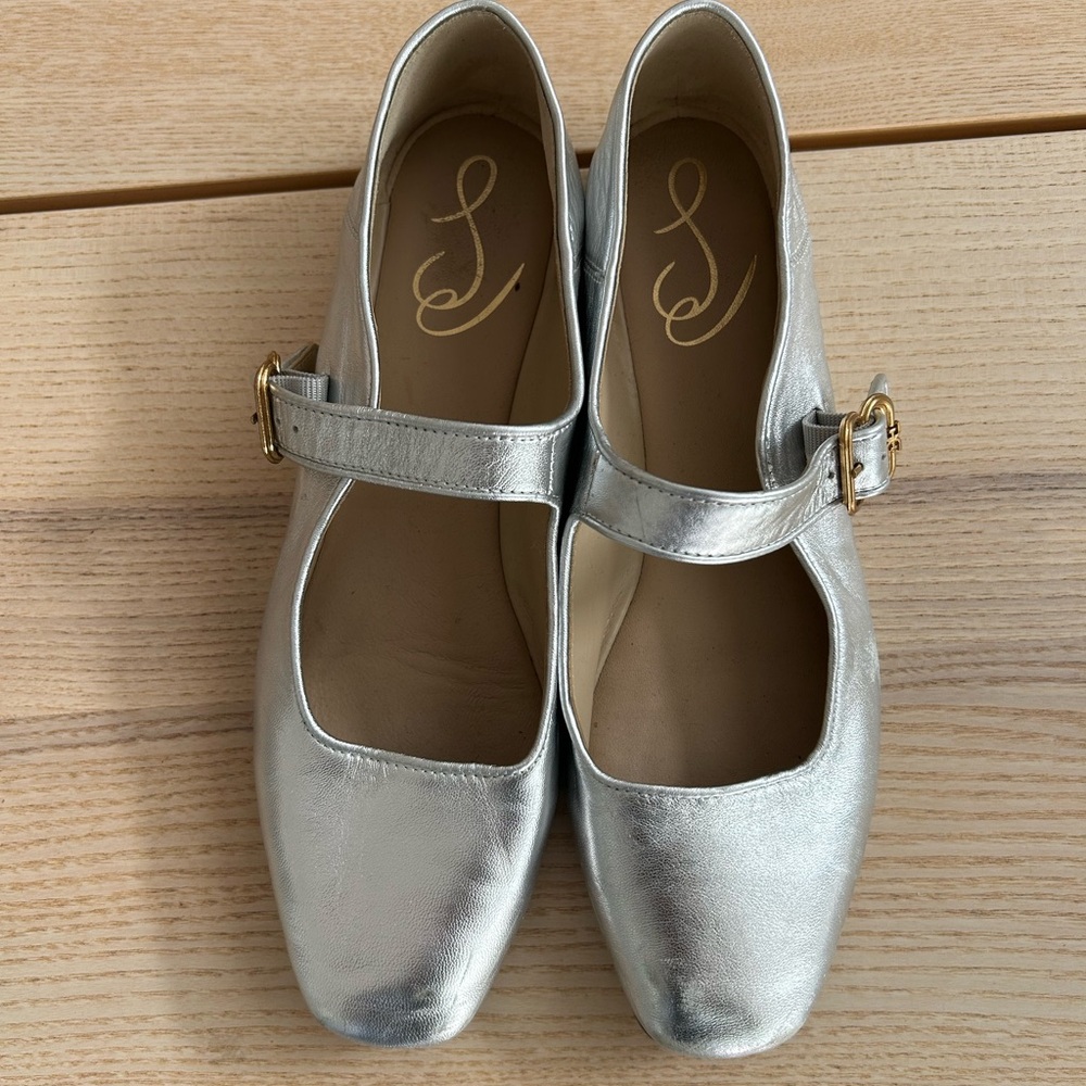 Same Edelman Silver Metallic Flats